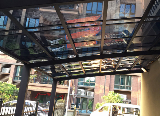 崇左碧桂园阳台雨棚车棚安装实例